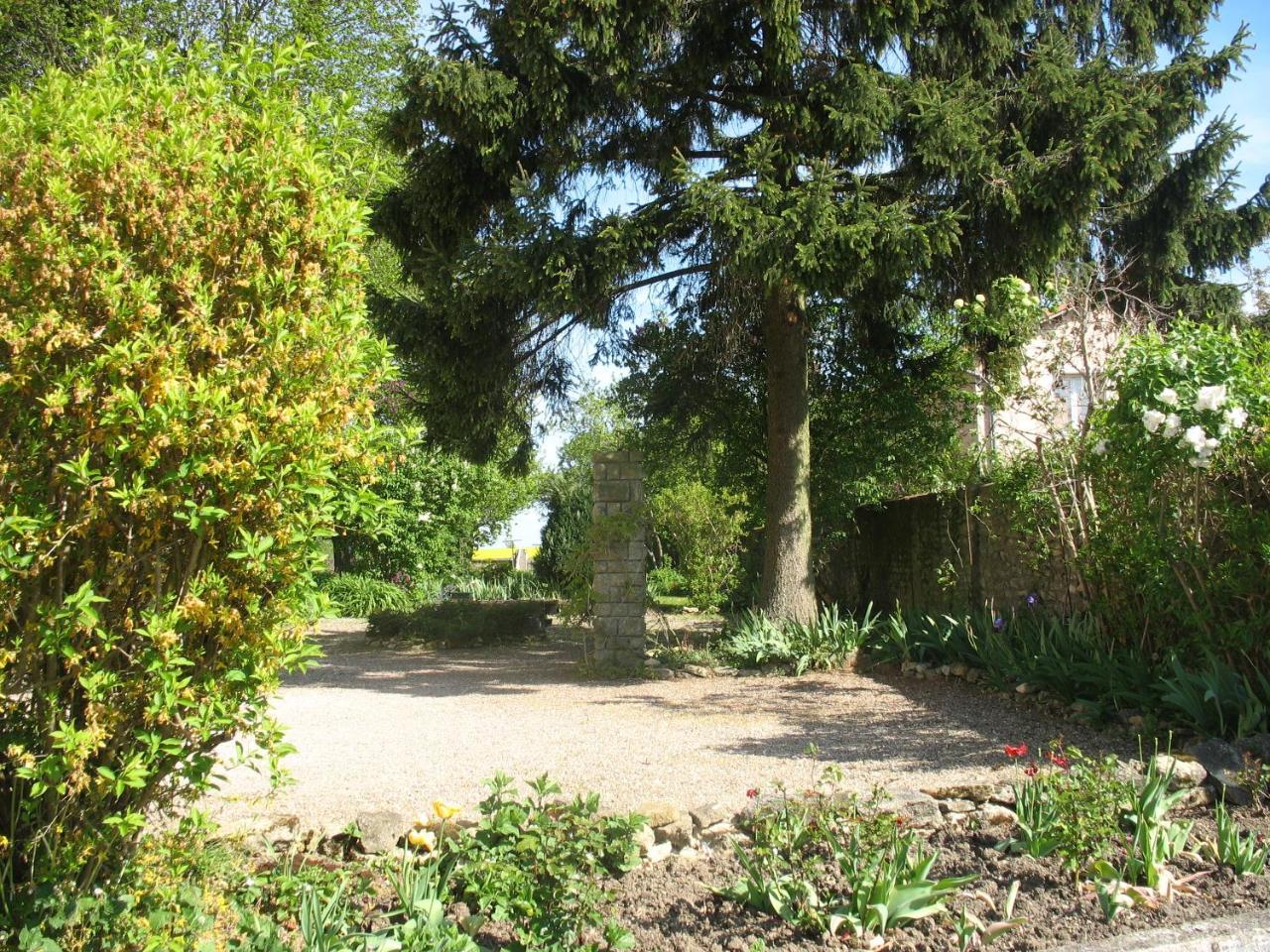 Les Jardins De La Grange Bed and Breakfast Rezonville Εξωτερικό φωτογραφία